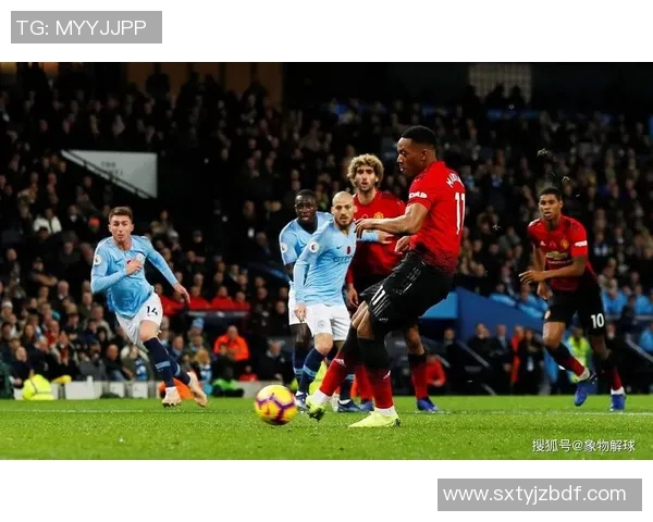 2012年曼联与曼城巅峰对决回顾：英超历史上的经典战役
