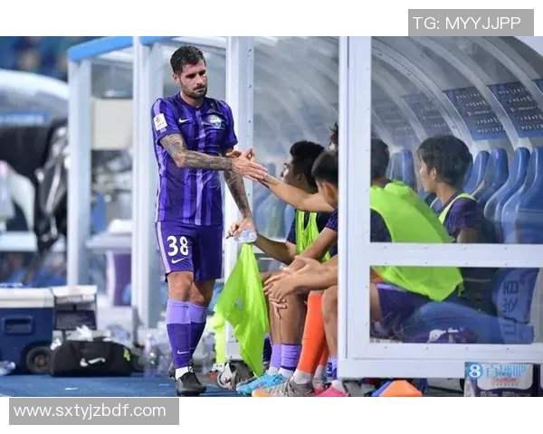 亚特兰与梅里达的激烈对决揭示足球战术与团队精神的较量